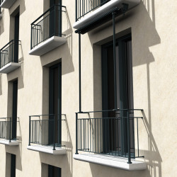 La protection essentiel des balcons et fenêtres | Store bras de balcon