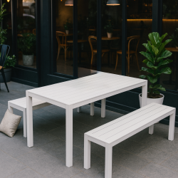 Ensemble table et bancs