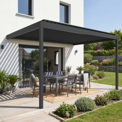 Lames perpendiculaires à la façade | Pergola bioclimatique H2